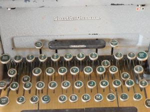 image of old smith corona typewriter